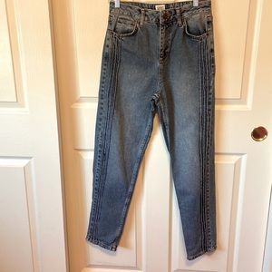 BDG Urban Outfitters, Pre-Owned, MOM Jeans, Women’s Size W28, L32.